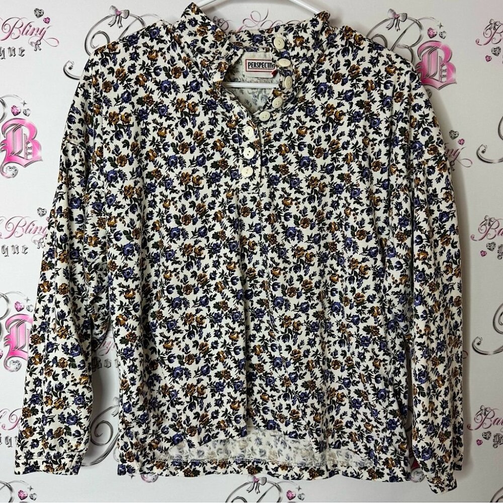 Perspective Floral Print Top White Blue buttons vintage shirt